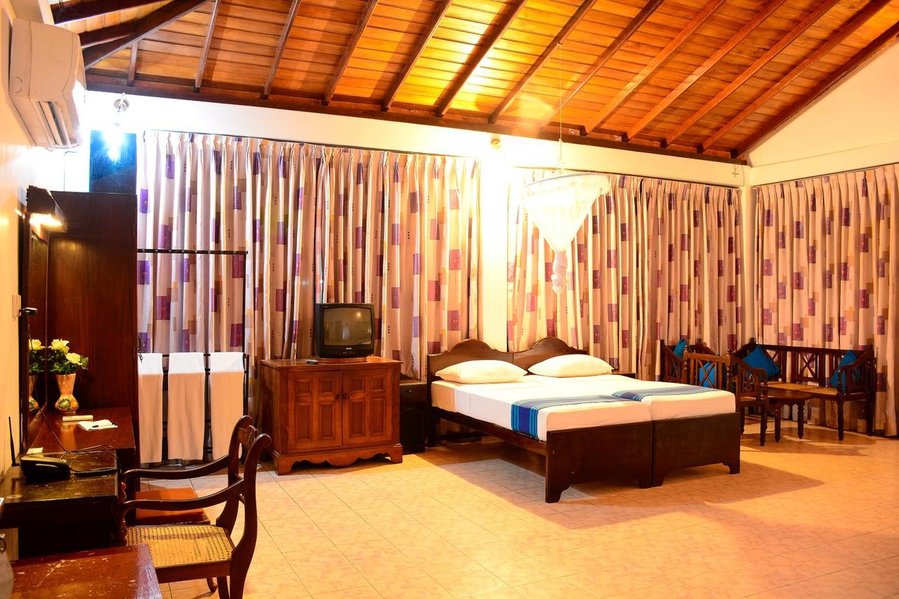 Ranmal Beach Hotel Hikkaduwa Eksteriør billede